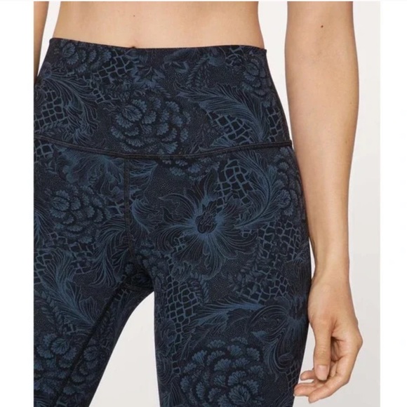 Lululemon Crop Full On Luxtreme Nouveau Mach Blue Black 6 - Picture 8 of 14